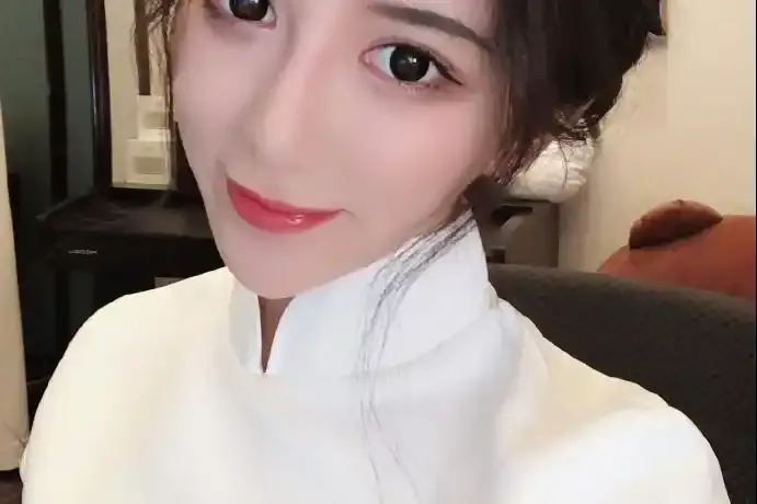 艳女直播热门活动画面展示图